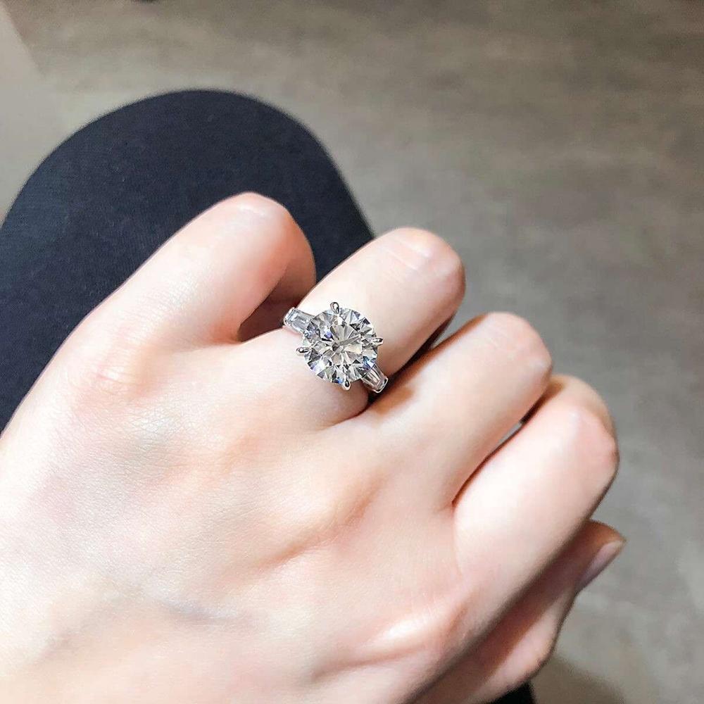 Round Diamond Veneer Cubic Zirconia Ring. 635R600-0