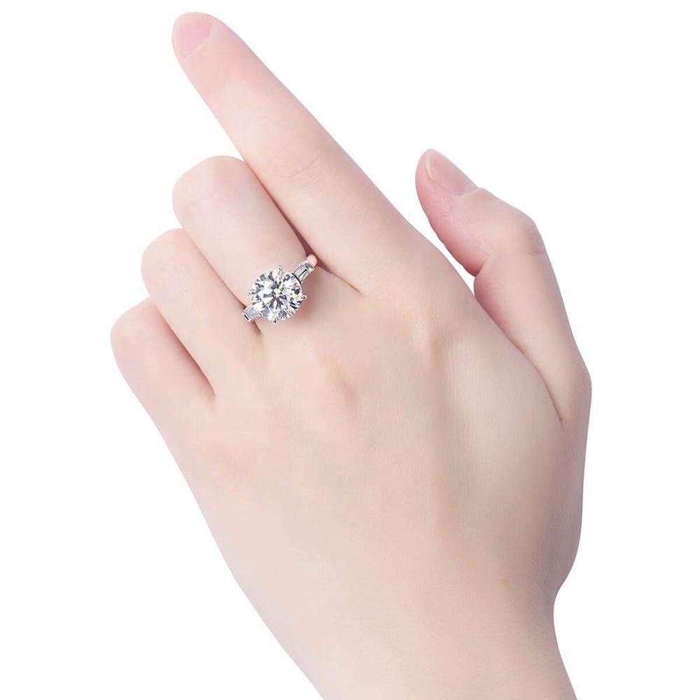 Round Diamond Veneer Cubic Zirconia Ring. 635R600-1