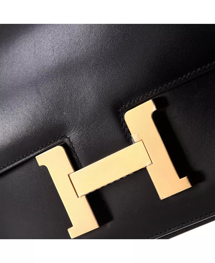 Pre-Owned HERMÉS 24 Constance NM Bag Tadelakt